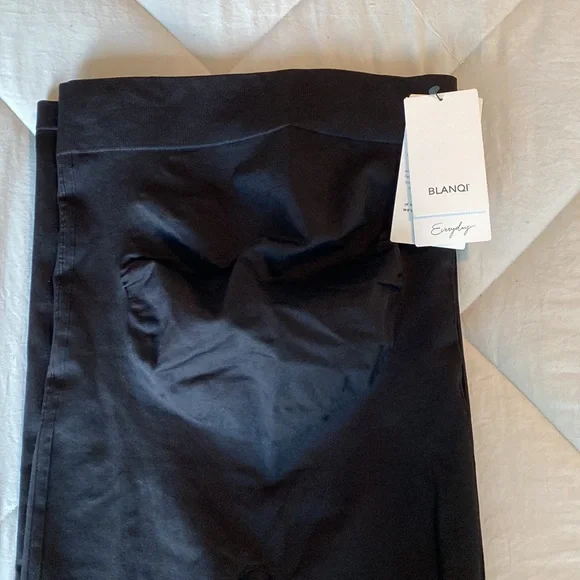 BLANQI Black Maternity Leggings - Picture 6 of 8